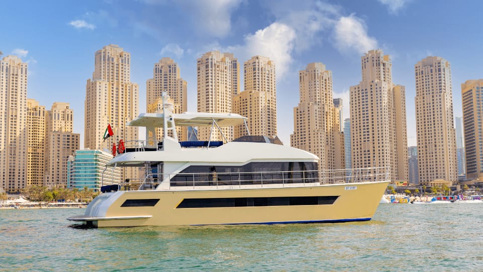 2 Hour Yacht Tour in Dubai Marina with Breakfast or BBQ - Boat Tours and Cruises