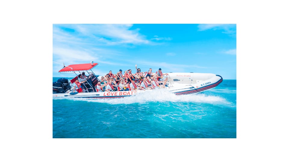 Love Boats in Dubai - Boat Tours and Cruises